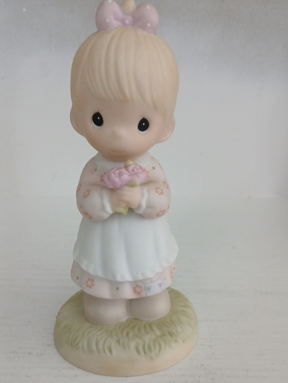 Precious Moments Porcelain 'Mommy I Love You'